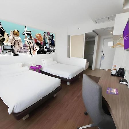 Royal Bay Hotel Makassar Exterior foto