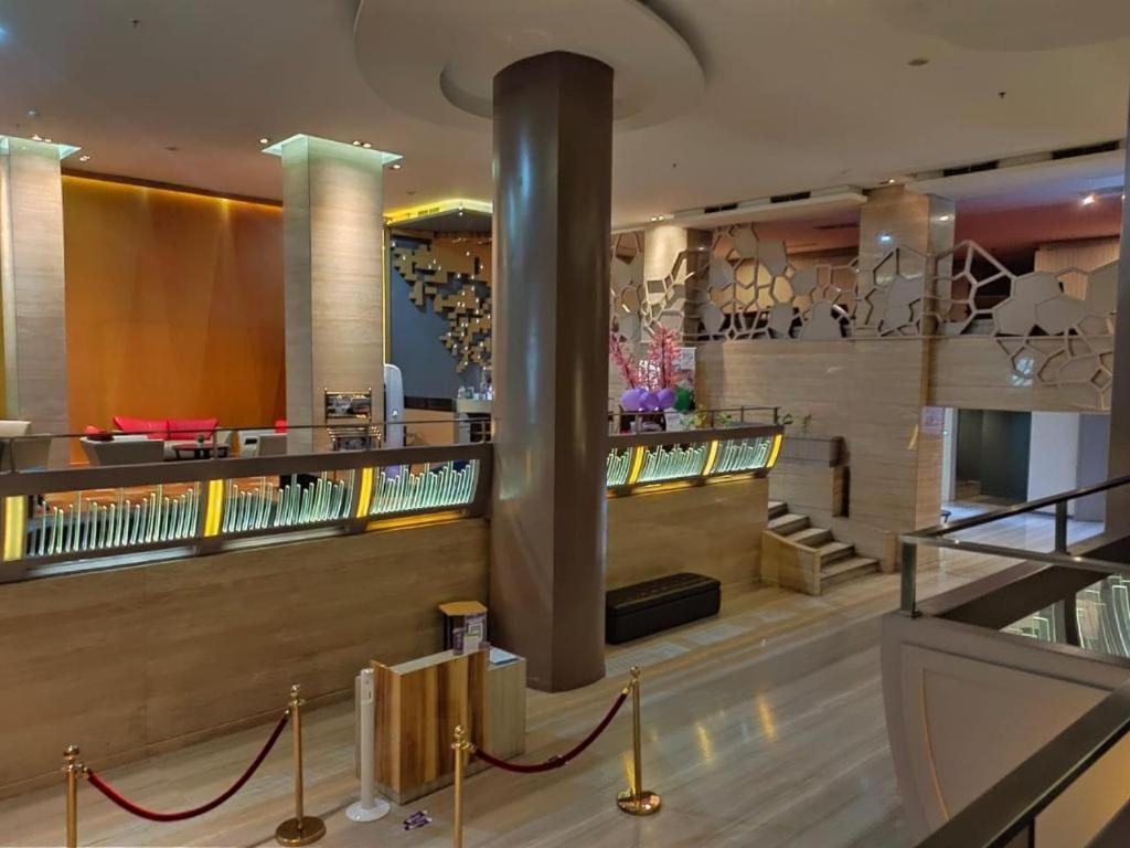 Royal Bay Hotel Makassar Exterior foto