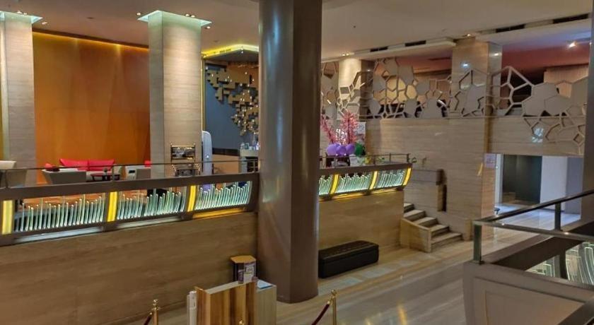 Royal Bay Hotel Makassar Exterior foto